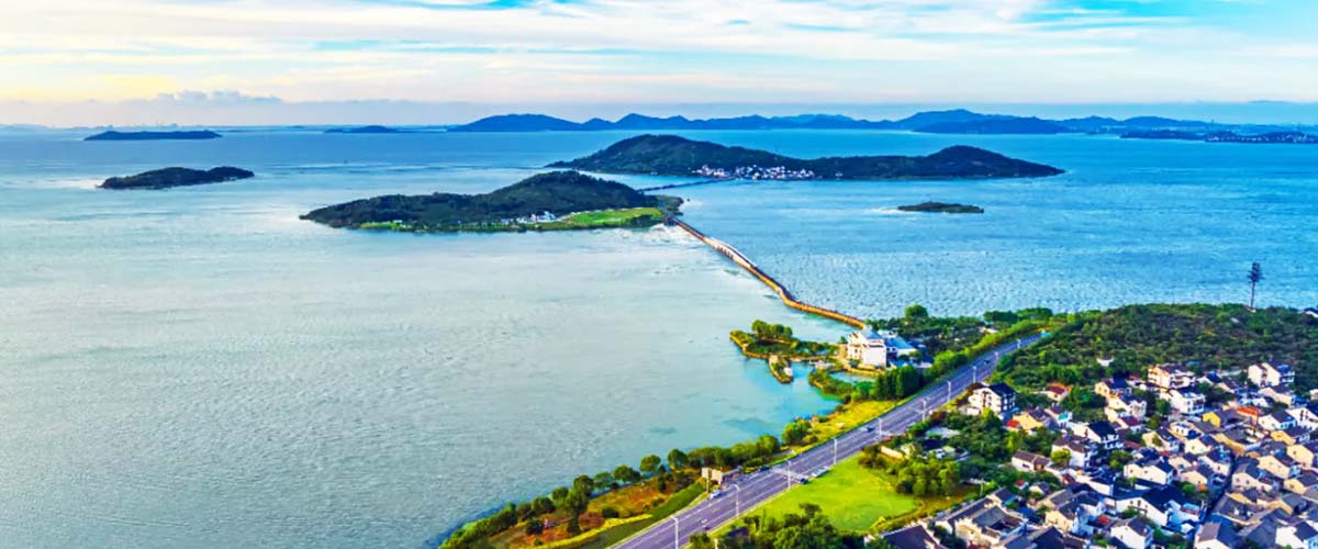 苏州太湖西山岛金秋团建草坪活动与蜜橘采摘实景