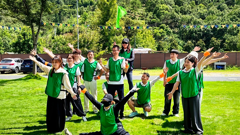 千岛湖湖畔大草坪团队破冰互动